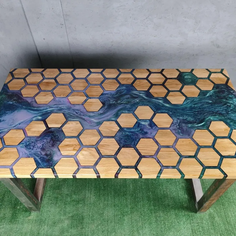 Стол из массива дуба Соты река