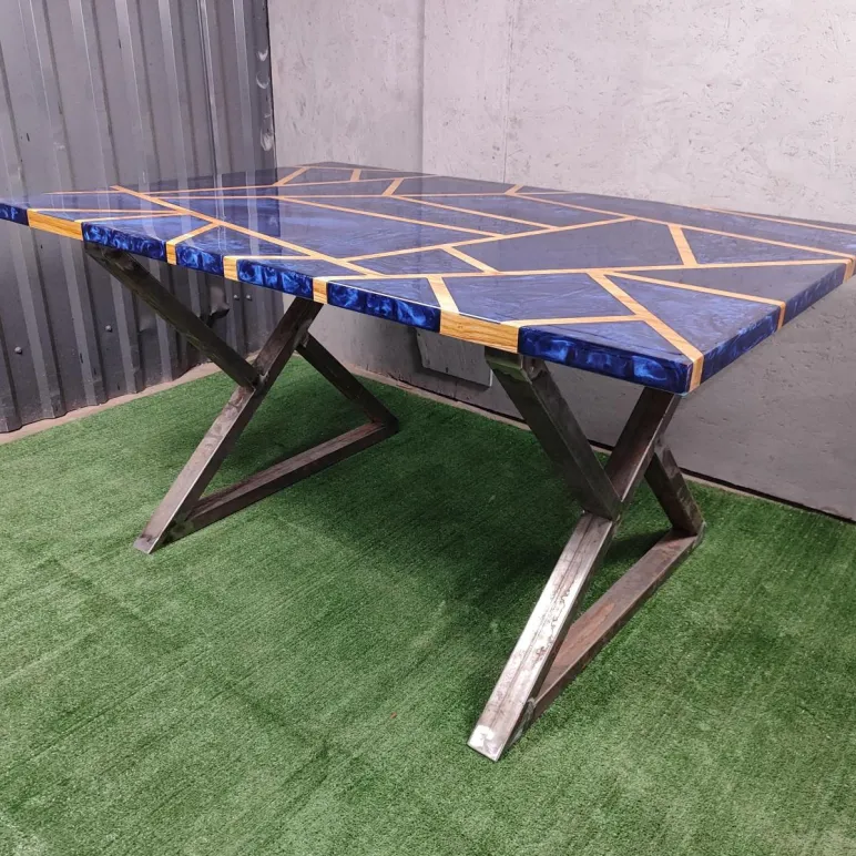 Стол из массива дуба и эпоксидной смолы Геометрия