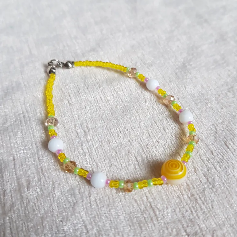 Браслеты из бисера с бусинами и кристаллами