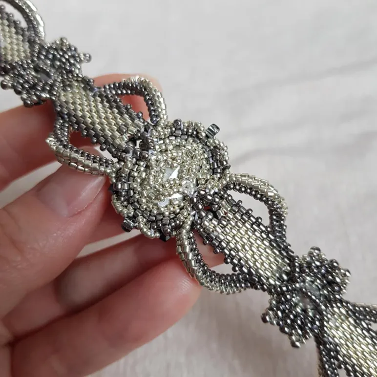 Браслет "Хрусталь" из бисера