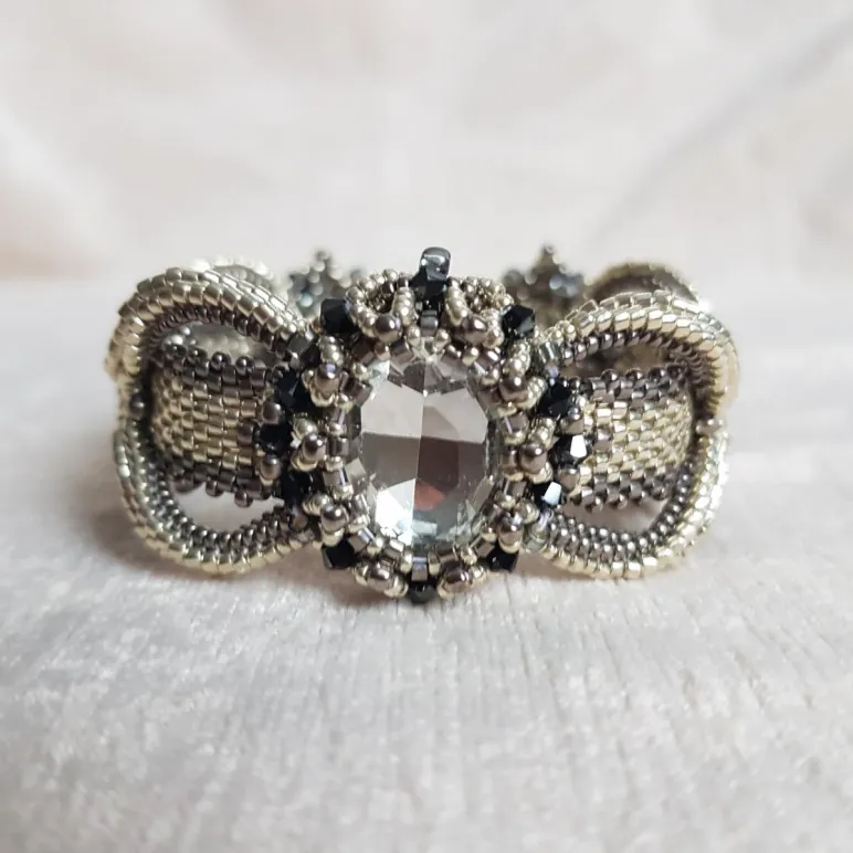 Браслет "Хрусталь" из бисера