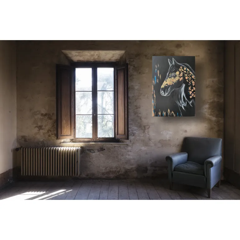 Картина лошадь черная с золотом