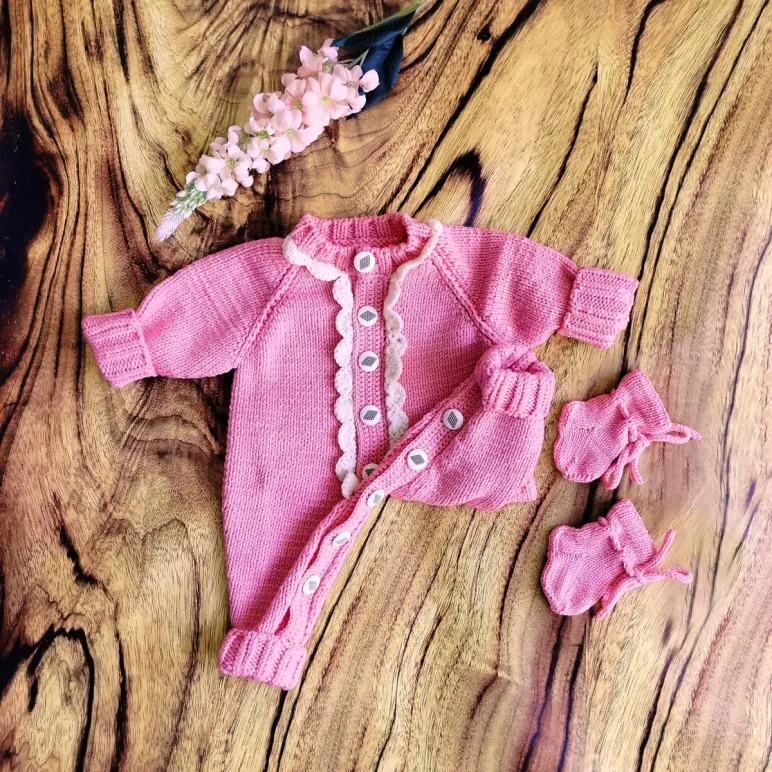 Вязаный комбинезон для новорожденного из 100% шерсти мериноса 50-56 р