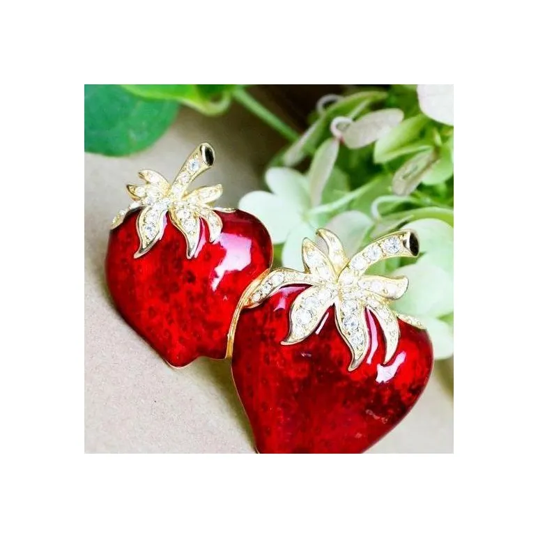 Коллекционная брошь "Клубника" от SWAROVSKI
