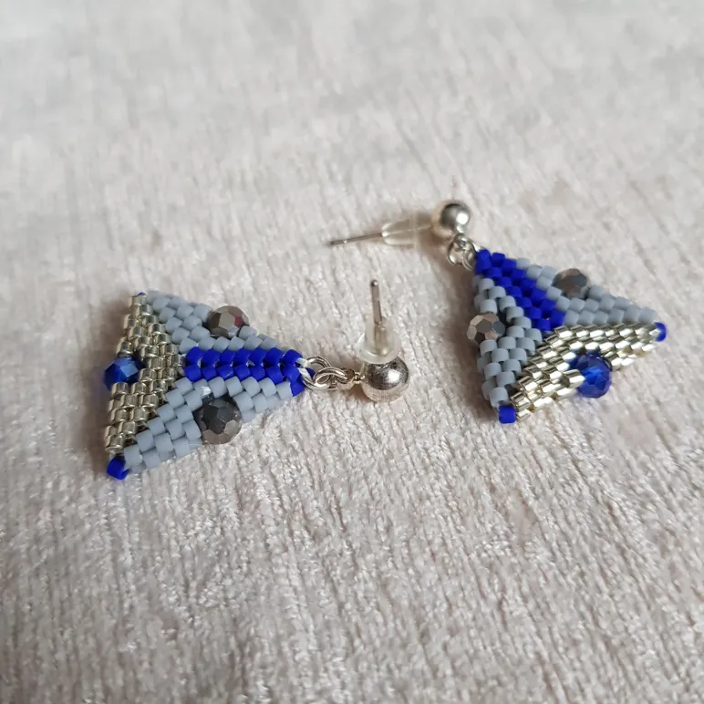 Серьги с жемчугом, биконусами. ронделями