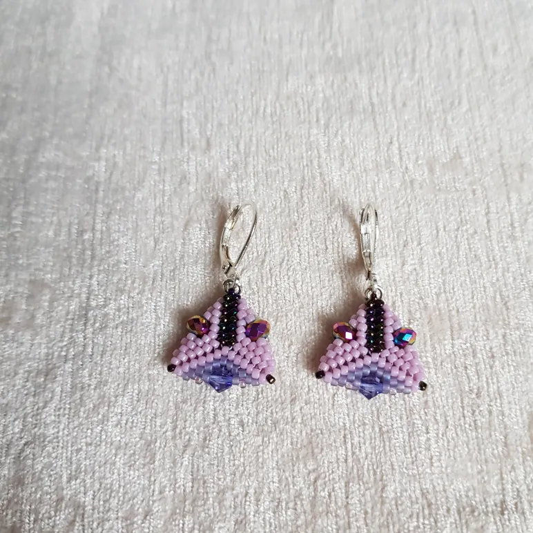 Серьги с жемчугом, биконусами. ронделями