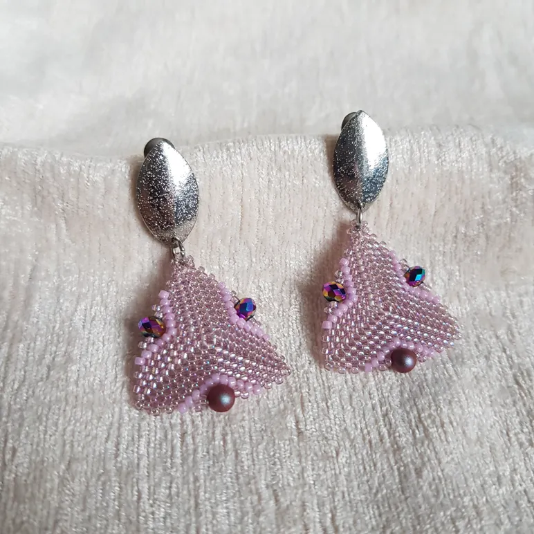 Серьги с жемчугом, биконусами. ронделями