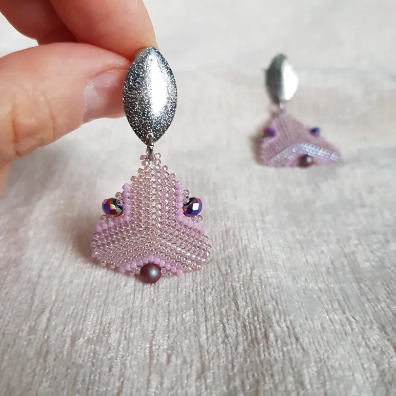 Серьги с жемчугом, биконусами. ронделями