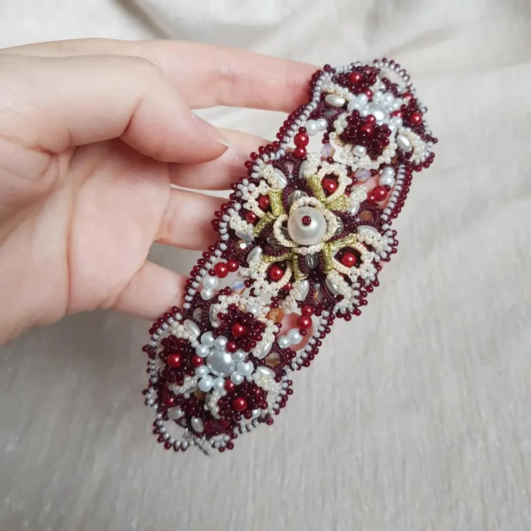 Комплект: Браслет и серьги "Вишня на креме" фриволите