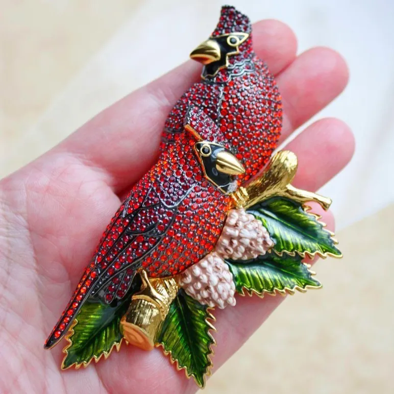 Винтажная брошь "Кардиналы" от JOAN RIVERS