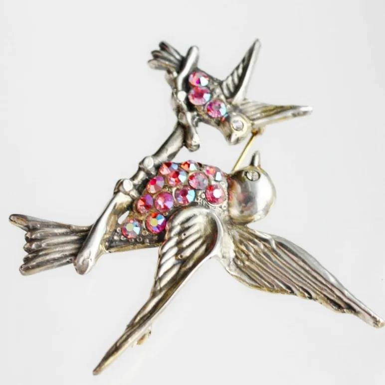 Коллекционная серебряная брошь "Ласточки" CORO PEGASUS