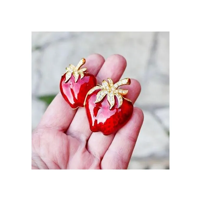 Коллекционная брошь "Клубника" от SWAROVSKI