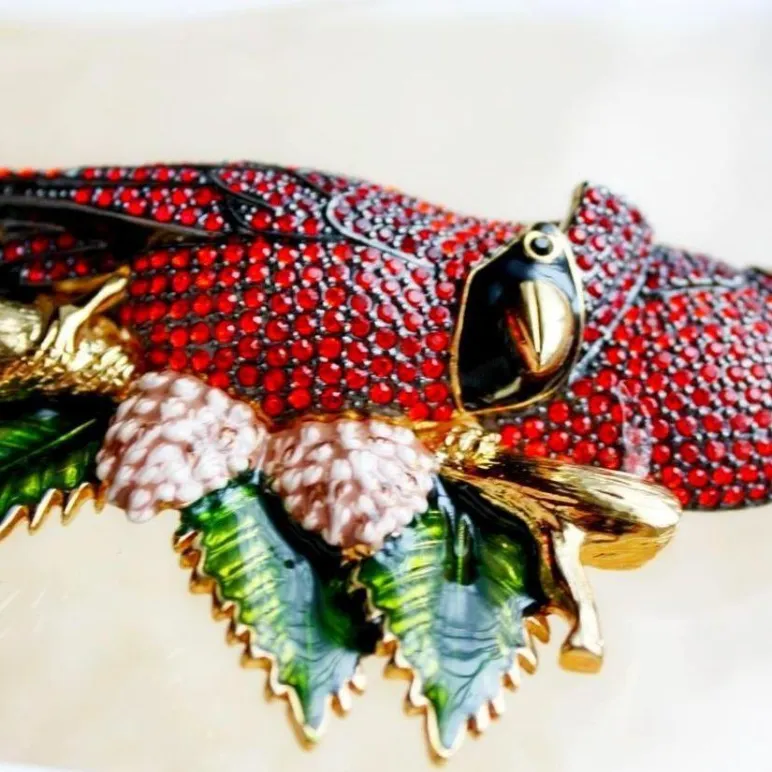 Винтажная брошь "Кардиналы" от JOAN RIVERS