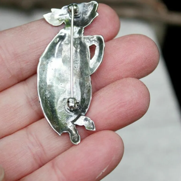 Серебряная брошь "Алиса в Стране Чудес" от KIR CARSON