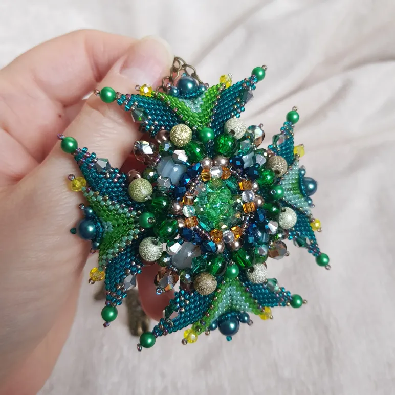 Брошь-орден-подвеска + Брошь и Серьги "Изумруд"