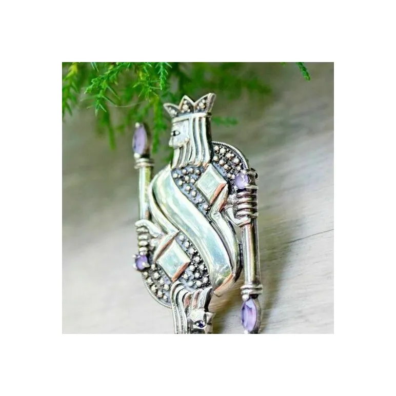 Винтажная серебряная брошь "Карточный король"