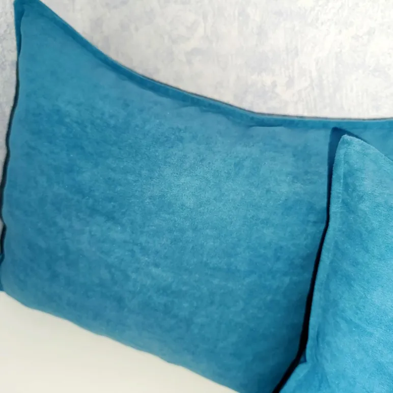 Зеленая интерьерная плотная подушка прямоугольная