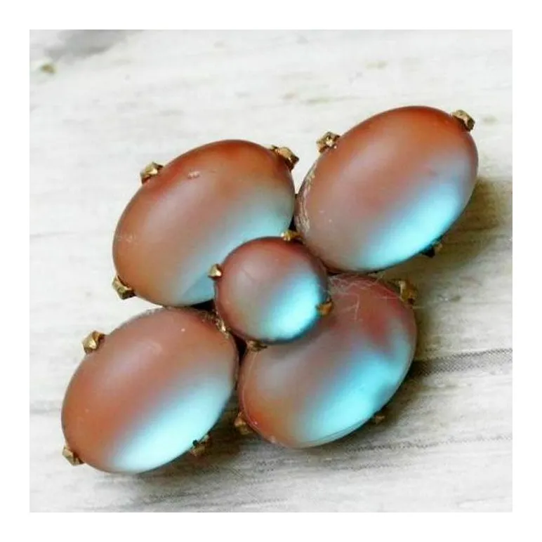 Антикварная брошь с сапфиритами