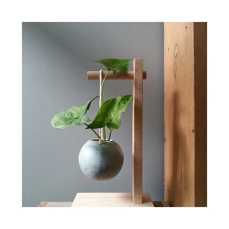 Кашпо подвесное