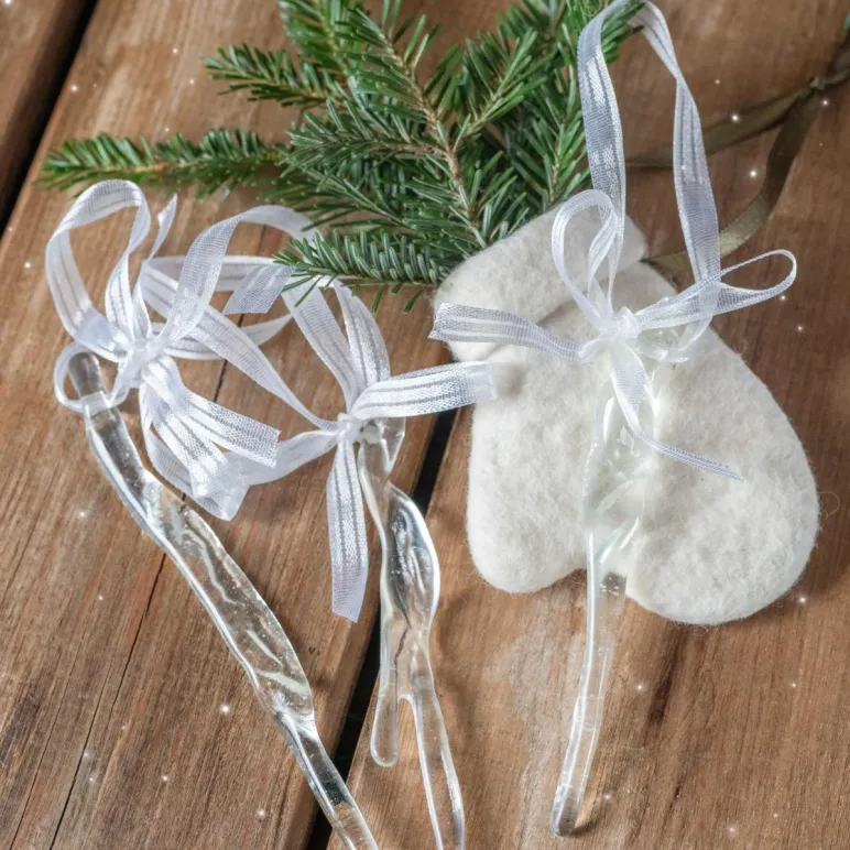 Зимний декор подвеска - сосулька