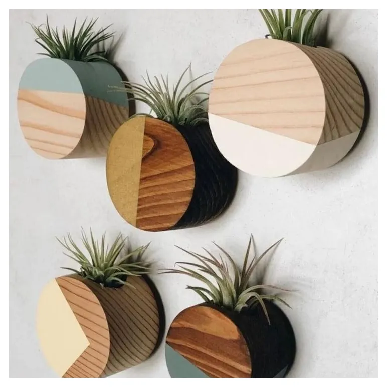 Кашпо настенное