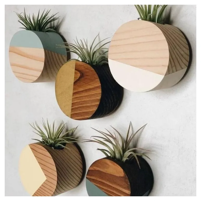 Кашпо настенное