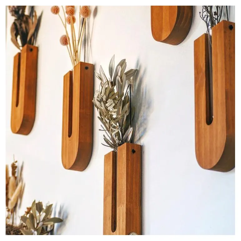 Кашпо настенное