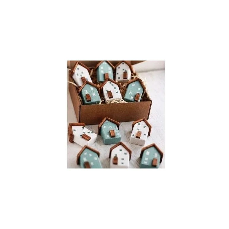 Домик интерьерная статуэтка