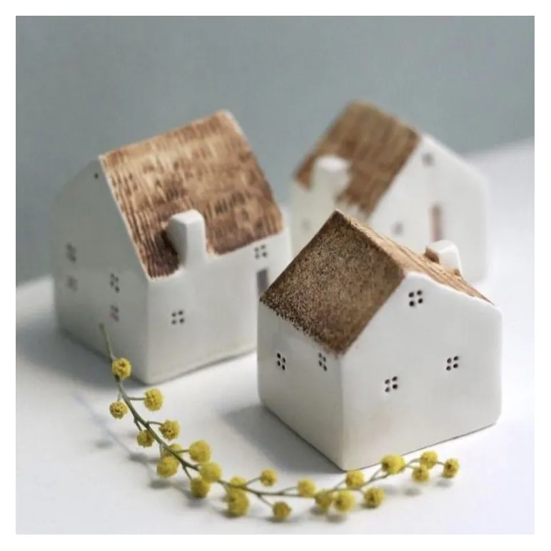 Домик интерьерная статуэтка