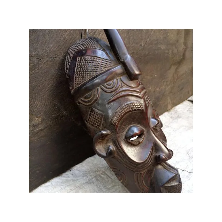 Маска интерьерная