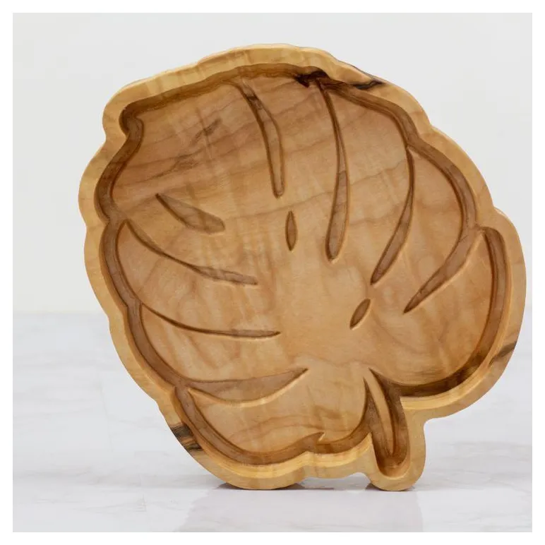 Резной поднос