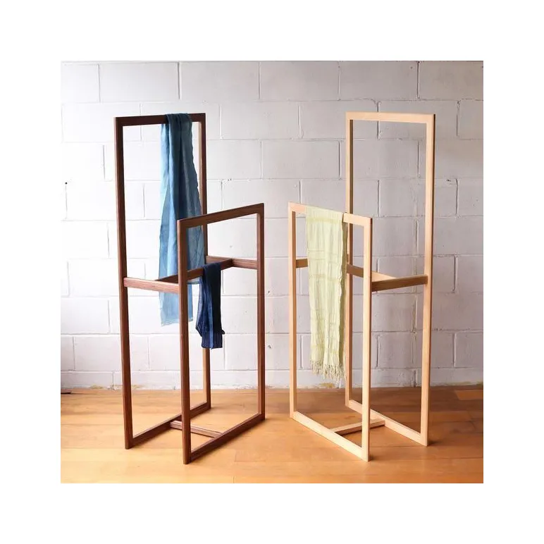 Вешалки и плечики для одежды