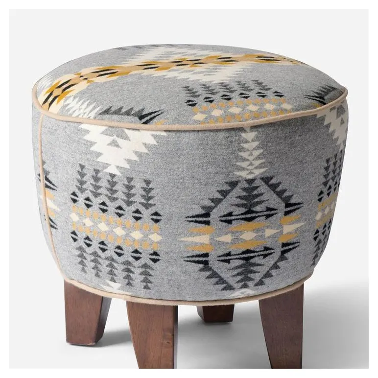 Табурет, пуф