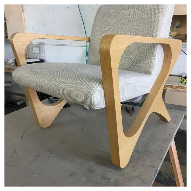 Стул из массива, деревянный