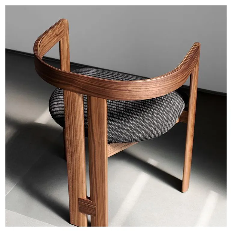 Стул из массива, деревянный