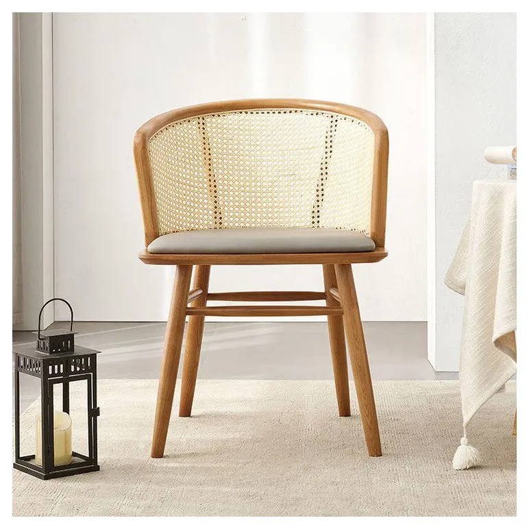 Стул из массива, деревянный